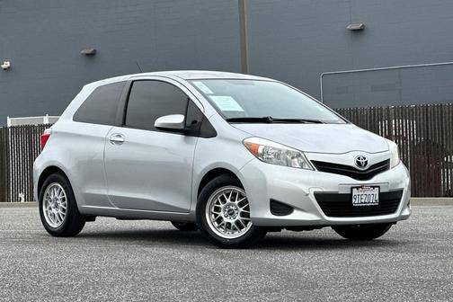 2012 Toyota Yaris L