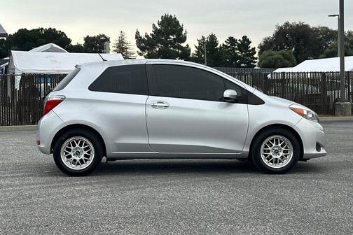 2012 Toyota Yaris L