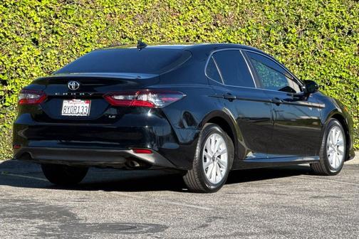 Midnight Black Metallic 2022 Toyota Camry LE