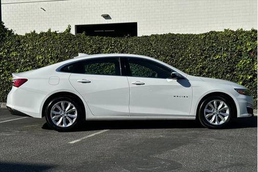 2022 Chevrolet Malibu FWD LT