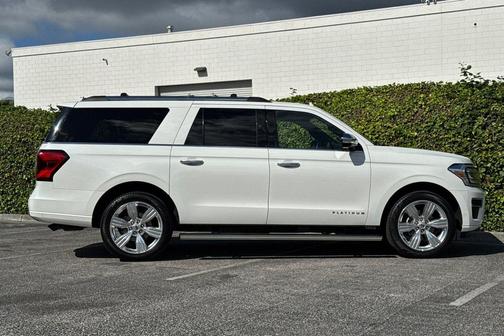 Star White Metallic Tri-Coat 2024 Ford Expedition Max Platinum