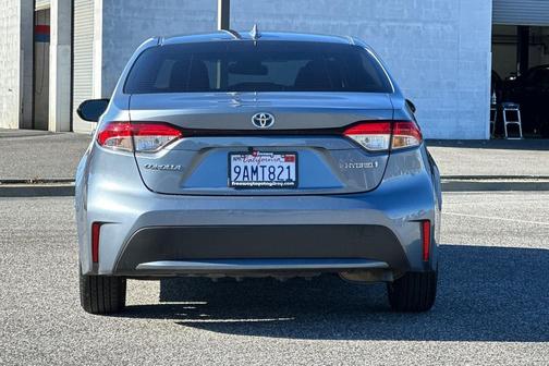 2022 Toyota Corolla Hybrid LE