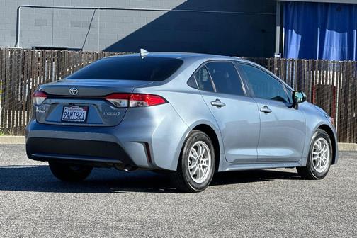 2022 Toyota Corolla Hybrid LE