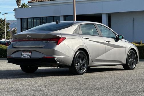 2023 Hyundai ELANTRA HEV Blue