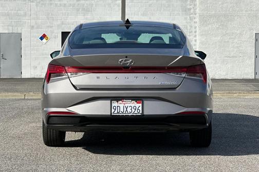 2023 Hyundai ELANTRA HEV Blue