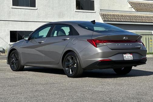 2023 Hyundai ELANTRA HEV Blue