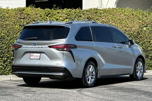 2022 Toyota Sienna Limited 7-Passenger