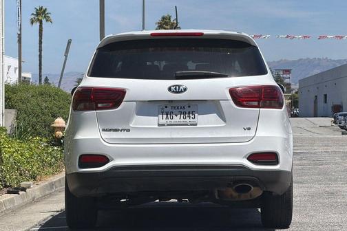 Snow White Pearl 2019 Kia Sorento LX