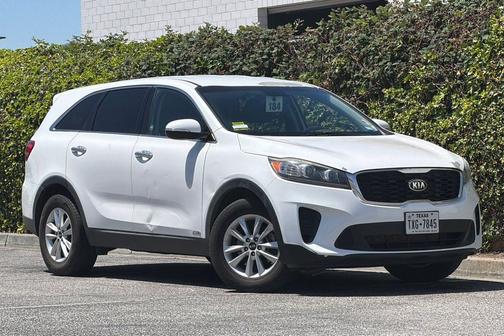 Snow White Pearl 2019 Kia Sorento LX