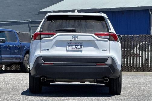 Ice Cap 2025 Toyota RAV4 XLE