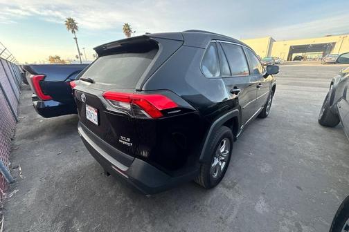 2022 Toyota RAV4 Hybrid XLE