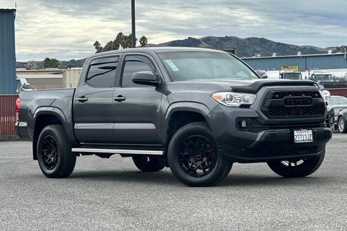 2017 Toyota Tacoma SR