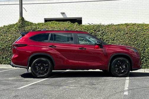 2025 Toyota Highlander Hybrid XLE