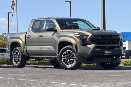 Bronze 2026 Toyota Tacoma TRD Sport