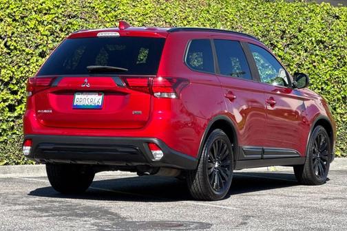 Red Diamond 2020 Mitsubishi Outlander LE