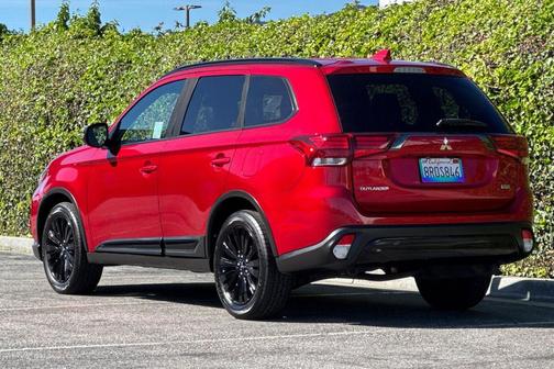 Red Diamond 2020 Mitsubishi Outlander LE