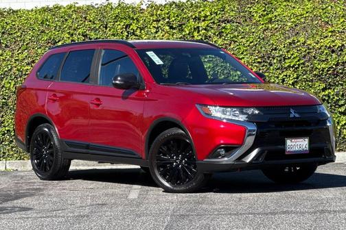 Red Diamond 2020 Mitsubishi Outlander LE