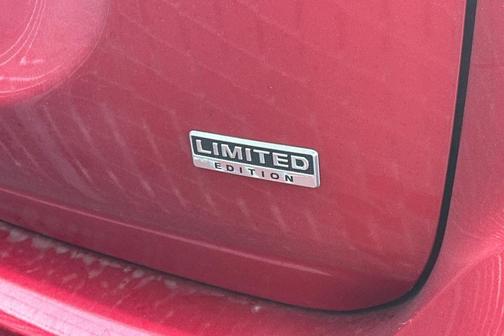 Red Diamond 2020 Mitsubishi Outlander LE