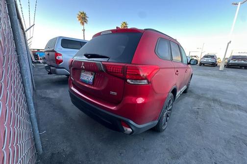 Red Diamond 2020 Mitsubishi Outlander LE