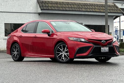 2024 Toyota Camry SE