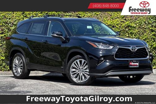 Midnight Black Metallic 2026 Toyota Highlander Hybrid Platinum