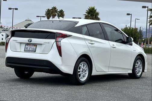 2016 Toyota Prius Three