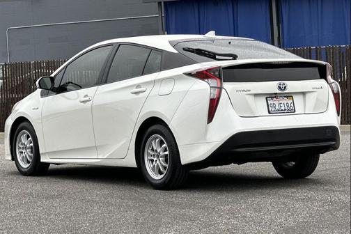 2016 Toyota Prius Three