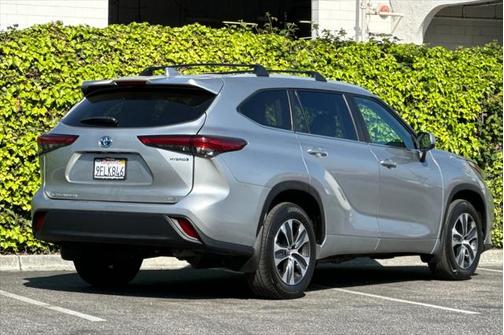 2023 Toyota Highlander Hybrid XLE