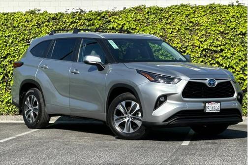 2023 Toyota Highlander Hybrid XLE