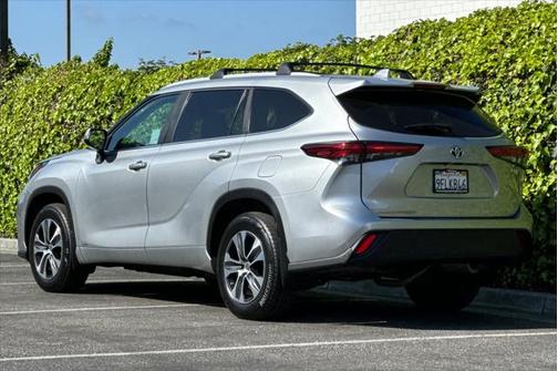 2023 Toyota Highlander Hybrid XLE