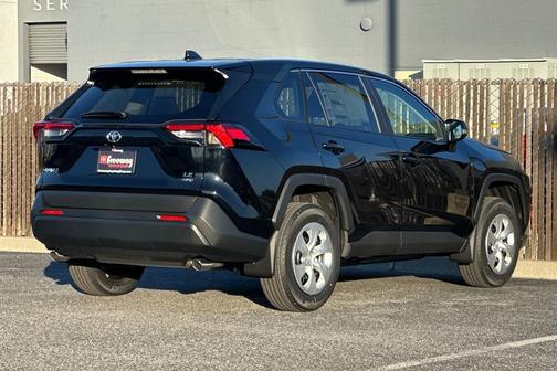 2025 Toyota RAV4 LE