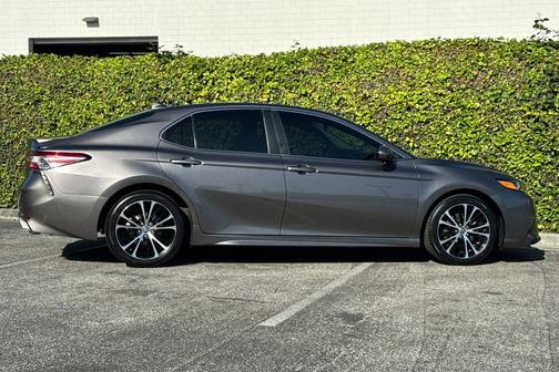 Predawn Gray Mica 2020 Toyota Camry SE