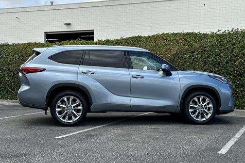 2022 Toyota Highlander Limited