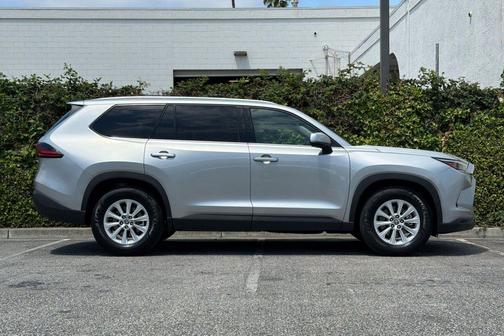 Celestial Silver Metallic 2025 Toyota Grand Highlander XLE