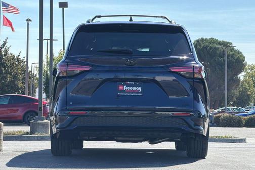 Bluprint 2026 Toyota Sienna XSE 7 Passenger