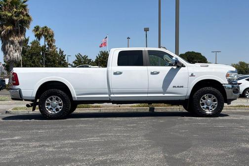 Bright White Clearcoat 2020 RAM 3500 Laramie Crew Cab 4x4 8' Box