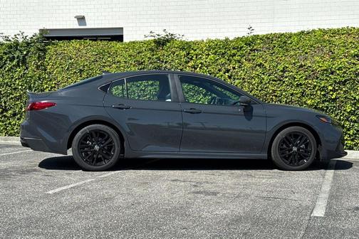Underground 2026 Toyota Camry SE