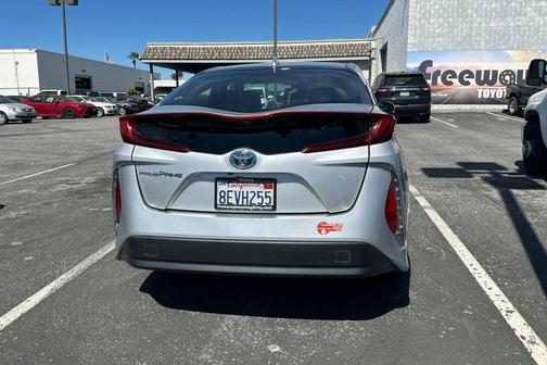 Classic Silver Metallic 2018 Toyota Prius Prime Premium
