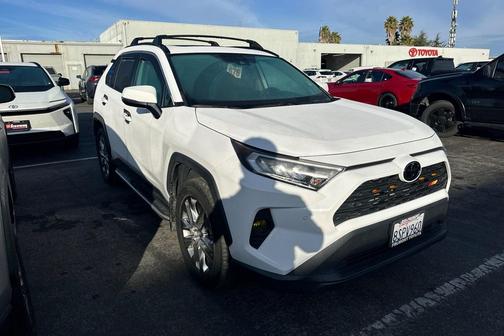 2020 Toyota RAV4 XLE Premium