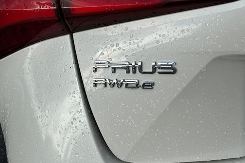 2020 Toyota Prius XLE