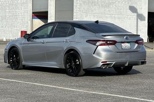 2024 Toyota Camry Hybrid SE