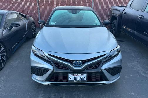 2024 Toyota Camry Hybrid SE
