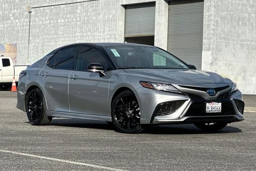 2024 Toyota Camry Hybrid SE