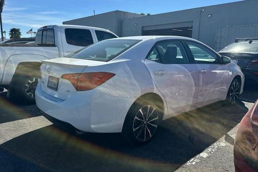 Super White 2017 Toyota Corolla SE