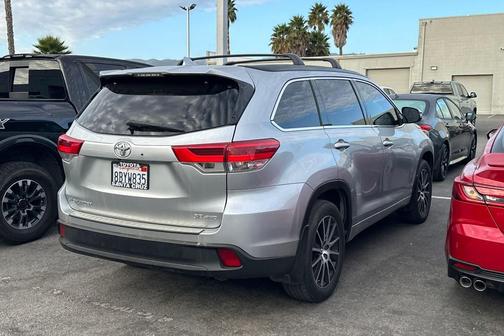 2018 Toyota Highlander SE