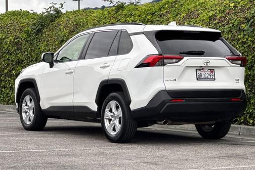 Super White 2020 Toyota RAV4 XLE