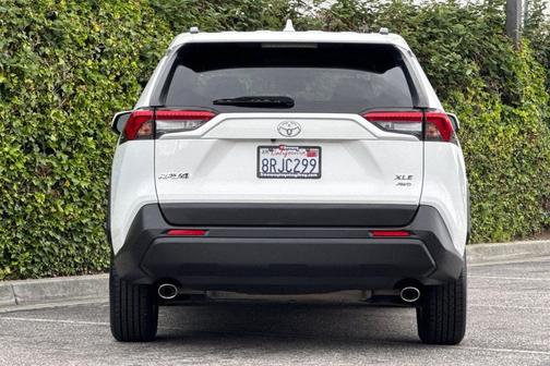 Super White 2020 Toyota RAV4 XLE