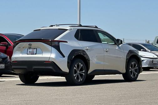 2025 Toyota bZ4X XLE