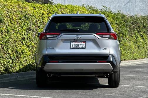2025 Toyota RAV4 Hybrid SE