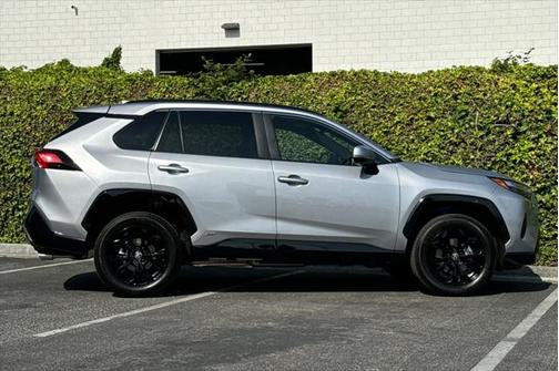 2025 Toyota RAV4 Hybrid SE